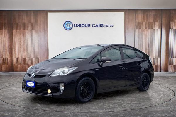 2014 Toyota Prius 1.8 Type S Facelift Carousel 14