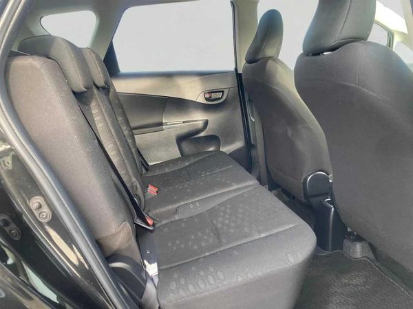 2012 Toyota Ractis 1.3G Smart Stop Carousel 6