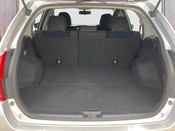 2017 Toyota Corolla Fielder 1.5G Hybrid Carousel 7