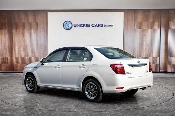 2017 Toyota Corolla Axio 1.5X Facelift Carousel 15