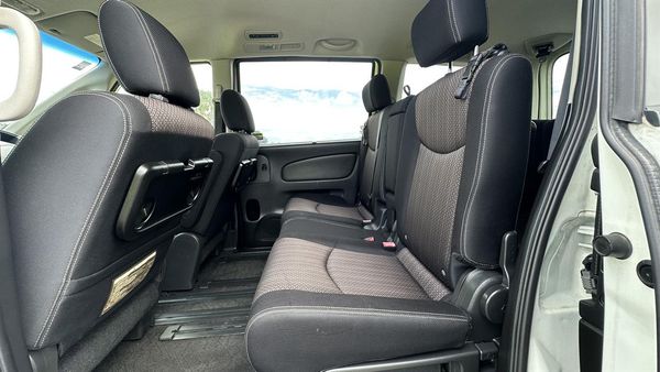2015 Nissan Serena Highway Star Smart Hybrid Carousel 5