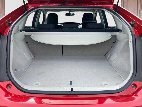 2014 Toyota Prius 1.8 Type S Facelift Carousel 7