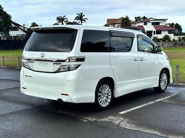 2013 Toyota Vellfire 24Z 7 Seater Carousel 1