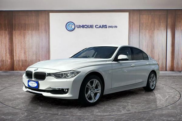 2013 BMW 320D Luxury Package Carousel 14
