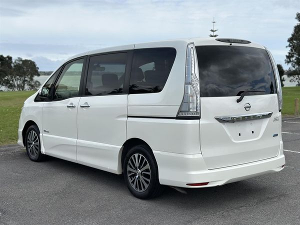 2015 Nissan Serena Highway Star Smart Hybrid Carousel 15