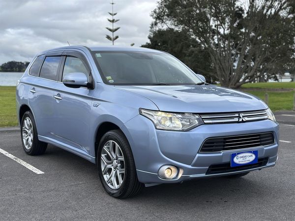 2013 Mitsubishi Outlander 2.0G 4WD PHEV Carousel 10