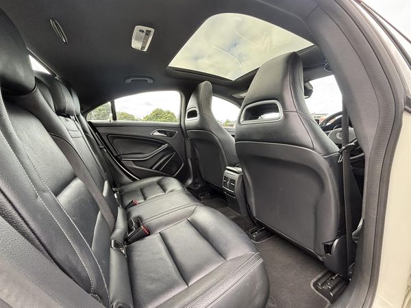 2013 Mercedes-Benz CLA180 Luxury edition Carousel 6