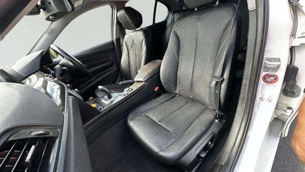 2013 BMW 320D Luxury Package Carousel 4