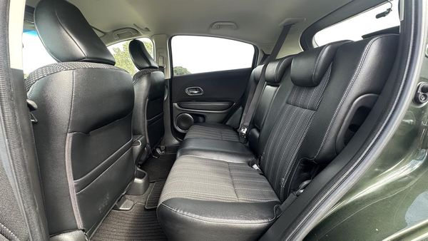 2013 Honda Vezel 1.5 Z Hybrid Carousel 5