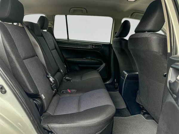 2017 Toyota Corolla Fielder 1.5G Hybrid Carousel 6