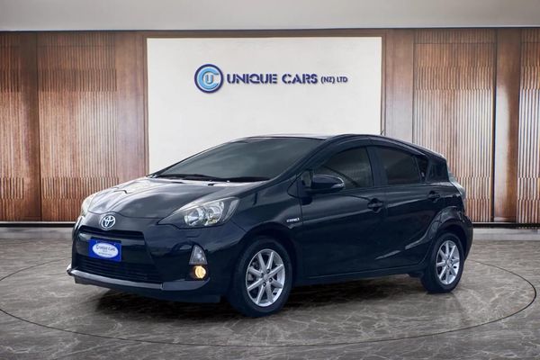 2012 Toyota Aqua Type S with Push Start Carousel 13