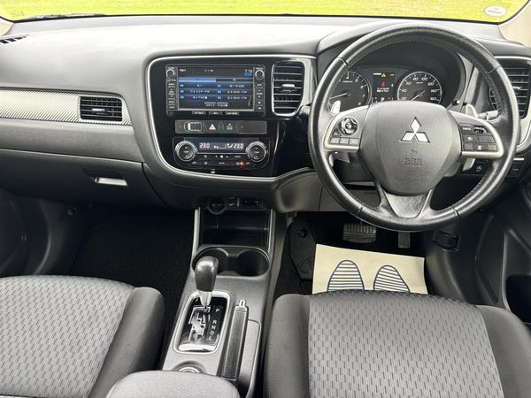 2013 Mitsubishi Outlander 2.4G 4WD 7 Seater Carousel 1