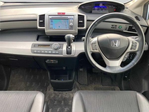 2013 Honda Freed 1.5 Hybrid Flexi Package Carousel 1