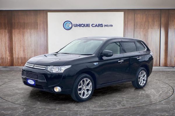 2013 Mitsubishi Outlander 2.0G 4WD PHEV Carousel 13