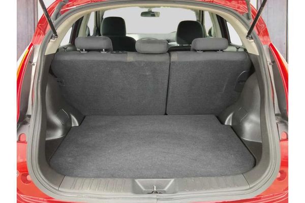 2011 Nissan Juke 16GT Type V Carousel 6