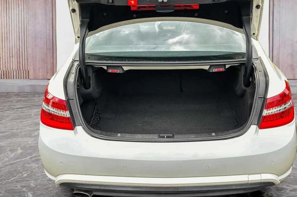 2010 Mercedes-Benz E250 CGI Blue Efficiency Carousel 7