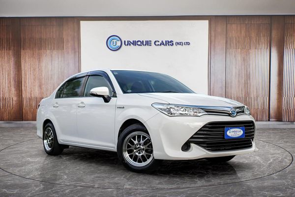 2017 Toyota Corolla Axio 1.5X Facelift Carousel 10