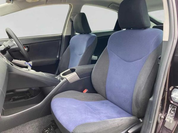 2014 Toyota Prius 1.8 Type S Facelift Carousel 4