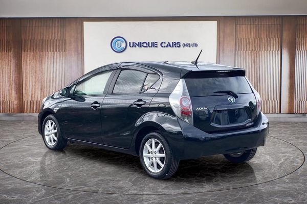 2012 Toyota Aqua Type S with Push Start Carousel 15