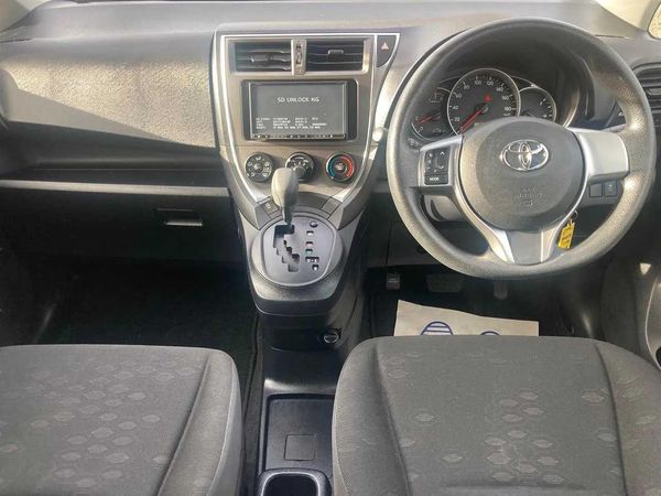2012 Toyota Ractis 1.3G Smart Stop Carousel 1