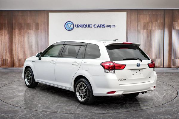 2017 Toyota Corolla Fielder 1.5G Hybrid Carousel 15