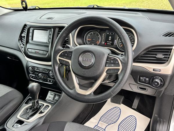 2016 Jeep Cherokee 2.4P Sport Carousel 3