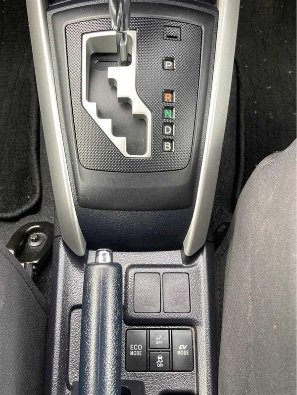 2017 Toyota Corolla Fielder 1.5G Hybrid Carousel 9