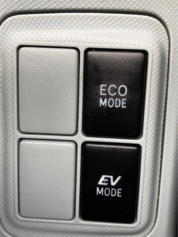 2014 Toyota Aqua 1.5 Type L Hybrid Carousel 8