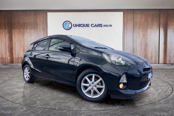 2012 Toyota Aqua Type S with Push Start Carousel 10
