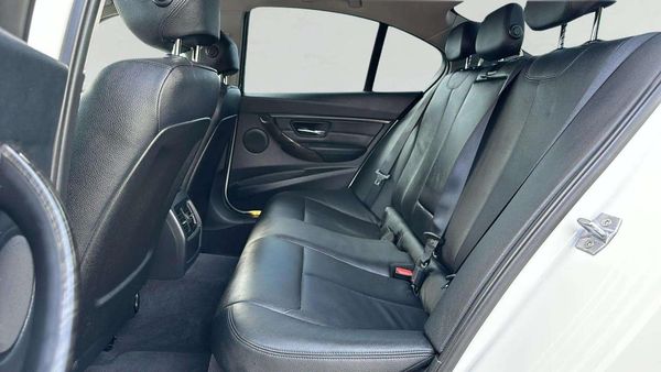 2013 BMW 320D Luxury Package Carousel 5