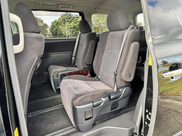 2012 Toyota Vellfire 24Z 7 Seater Carousel 4