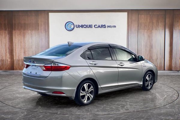 2015 Honda Grace 1.5EX Hybrid Carousel 17