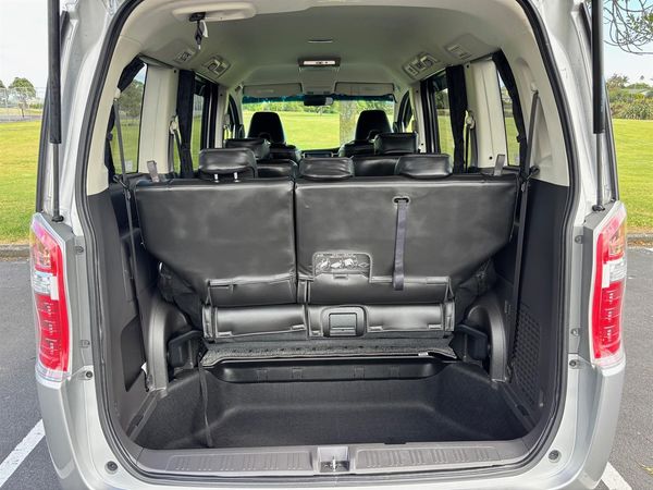 2014 Honda Stepwagon 2.0 G Comfort Selection Carousel 7