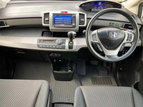 2012 Honda Freed 1.5 Hybrid 7 Seater Carousel 1