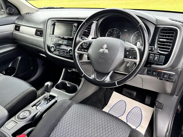 2014 Mitsubishi Outlander 2.4G 4WD 7 Seater Carousel 1