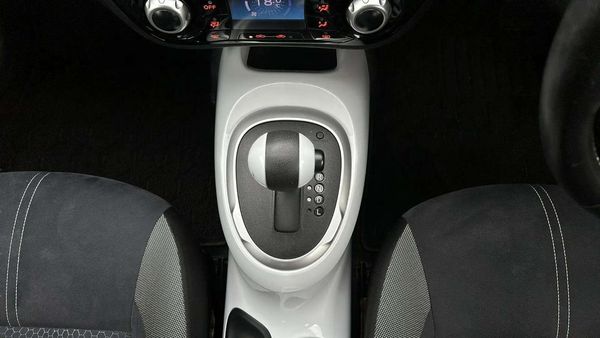 2014 Nissan Juke 15RX Type V Carousel 8