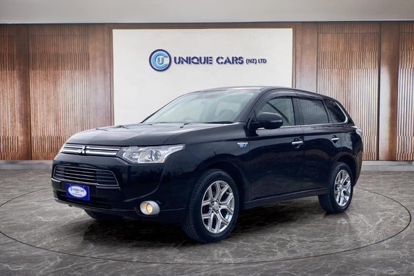 2013 Mitsubishi Outlander 2.0G 4WD PHEV Carousel 14