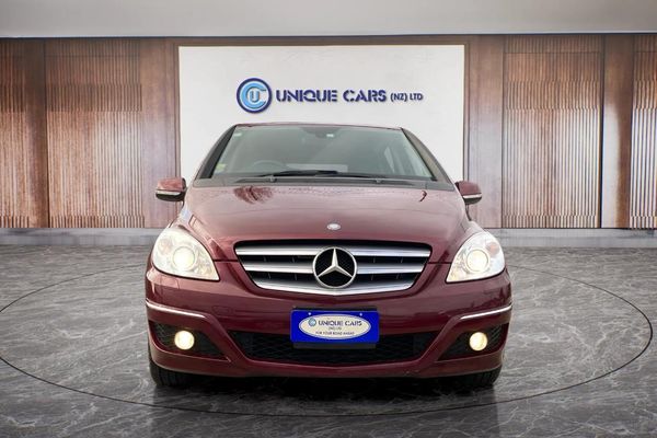 2011 Mercedes-Benz B180 Low Kilometers. Carousel 12