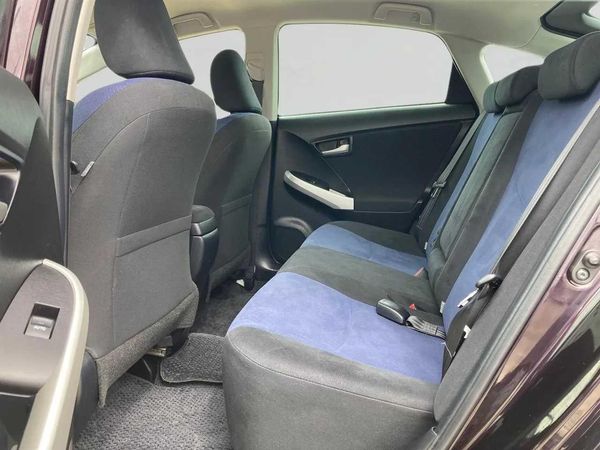 2014 Toyota Prius 1.8 Type S Facelift Carousel 5