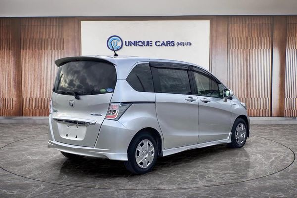 2012 Honda Freed 1.5 Hybrid 7 Seater Carousel 16