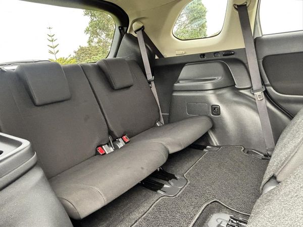 2013 Mitsubishi Outlander 2.4G 4WD 7 Seater Carousel 5