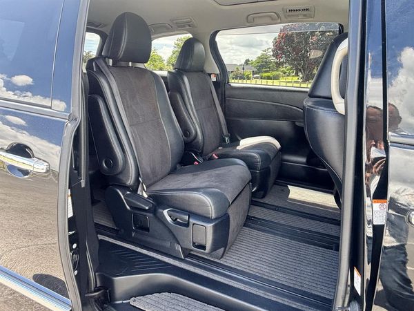 2015 Toyota Estima 2.4 Aeras Facelift Carousel 3