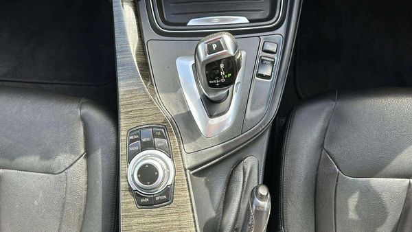 2013 BMW 320D Luxury Package Carousel 9