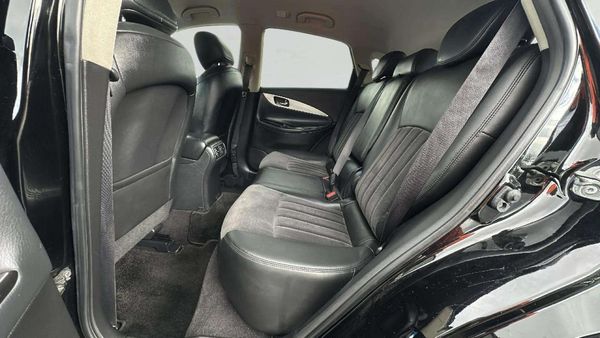 2012 Nissan Skyline 370GT Crossover Carousel 4