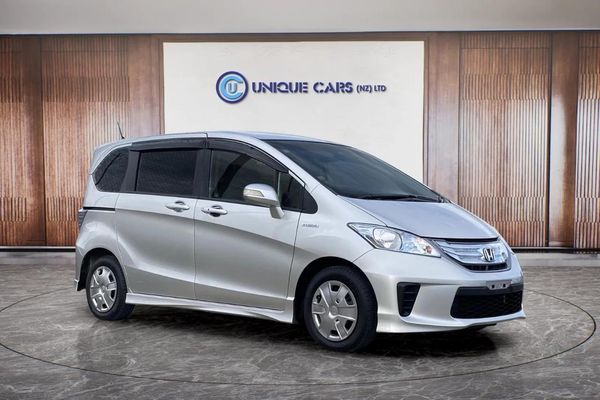 2012 Honda Freed 1.5 Hybrid 7 Seater Carousel 9