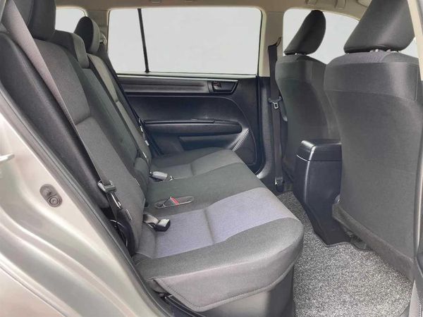 2017 Toyota Corolla Fielder 1.5G Hybrid Carousel 5