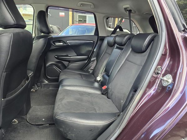2015 Honda Shuttle **Z Sensing****Hybrid**Cruise Control**Heating & Half Leather Seats**Push Start**Factory Alloys**Reversing Camera** Carousel 8