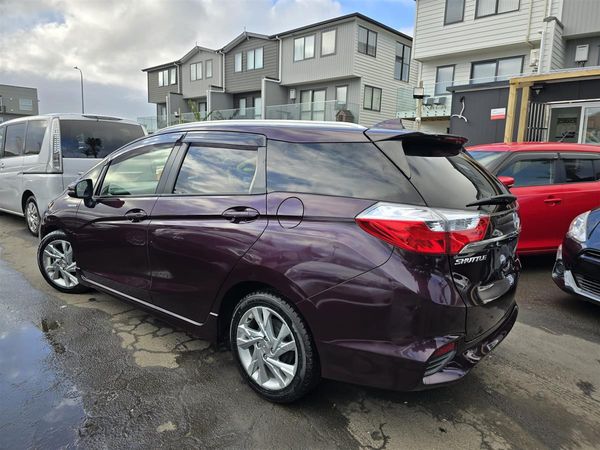 2015 Honda Shuttle **Z Sensing****Hybrid**Cruise Control**Heating & Half Leather Seats**Push Start**Factory Alloys**Reversing Camera** Carousel 9