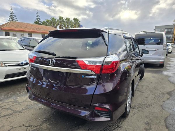 2015 Honda Shuttle **Z Sensing****Hybrid**Cruise Control**Heating & Half Leather Seats**Push Start**Factory Alloys**Reversing Camera** Carousel 12