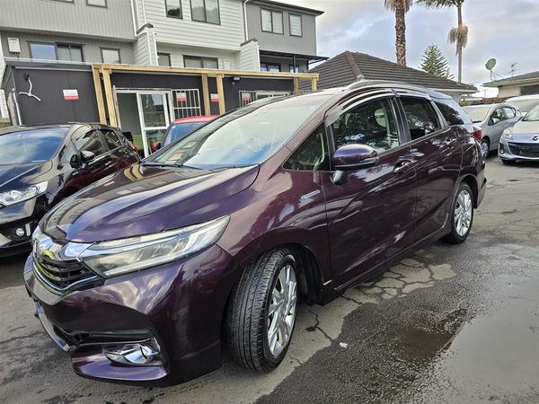 2015 Honda Shuttle **Z Sensing****Hybrid**Cruise Control**Heating & Half Leather Seats**Push Start**Factory Alloys**Reversing Camera** Carousel 5